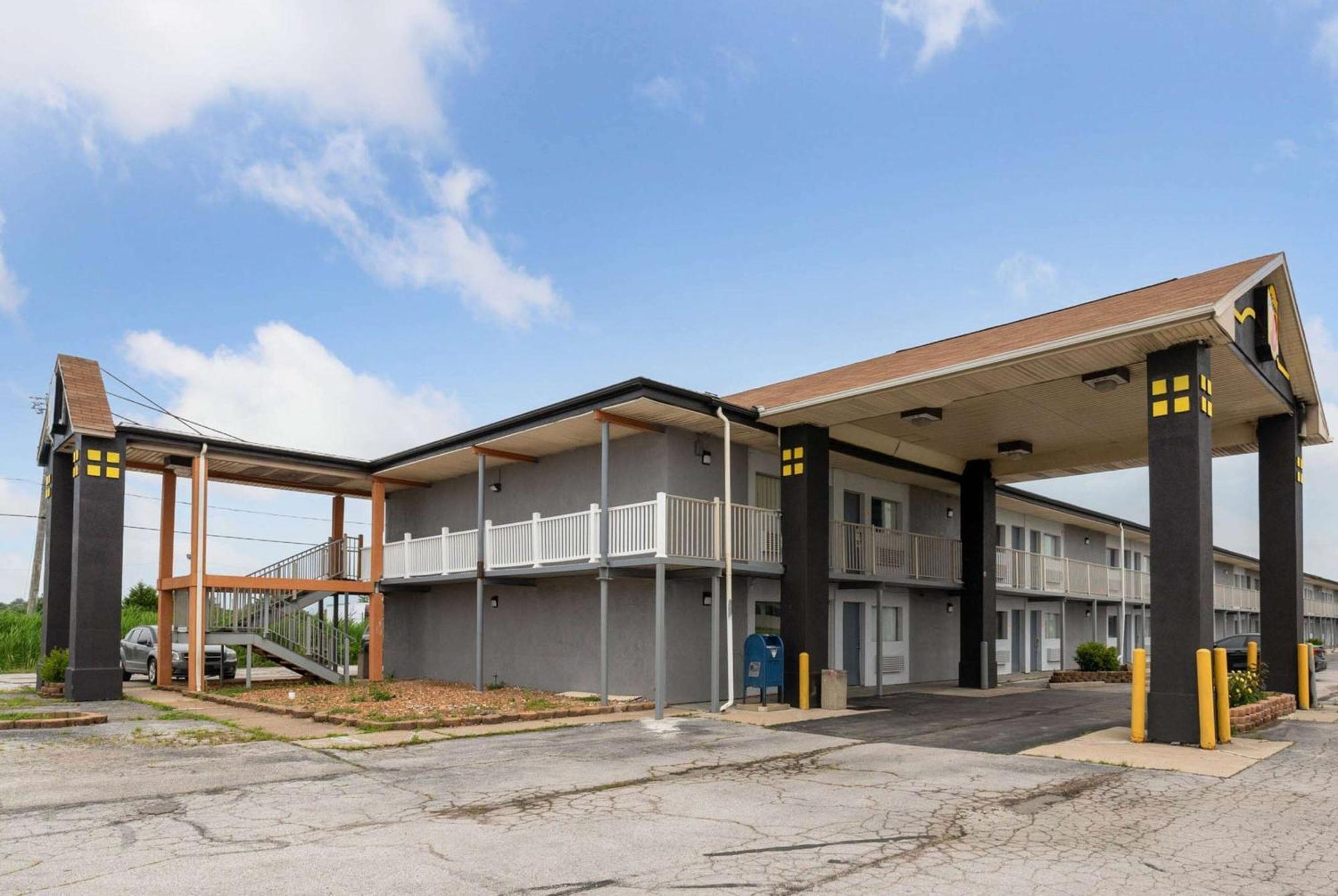 Hotel Super 8 By Wyndham Millbury/Toledo Extérieur photo