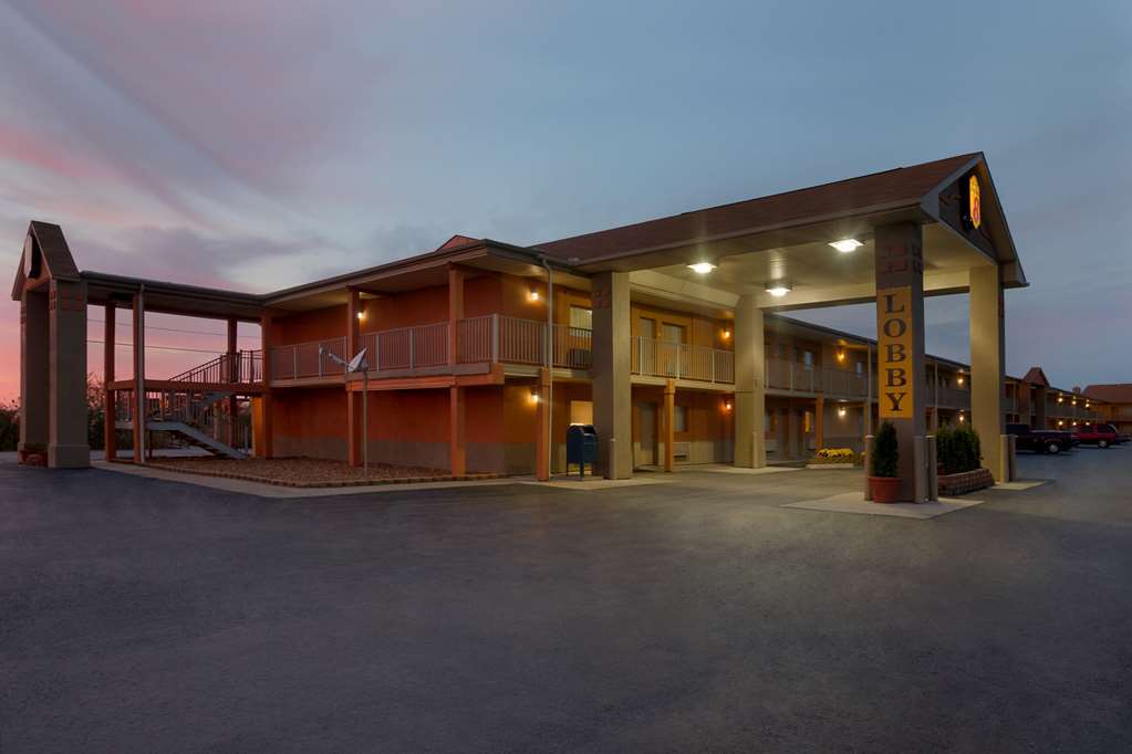 Hotel Super 8 By Wyndham Millbury/Toledo Extérieur photo